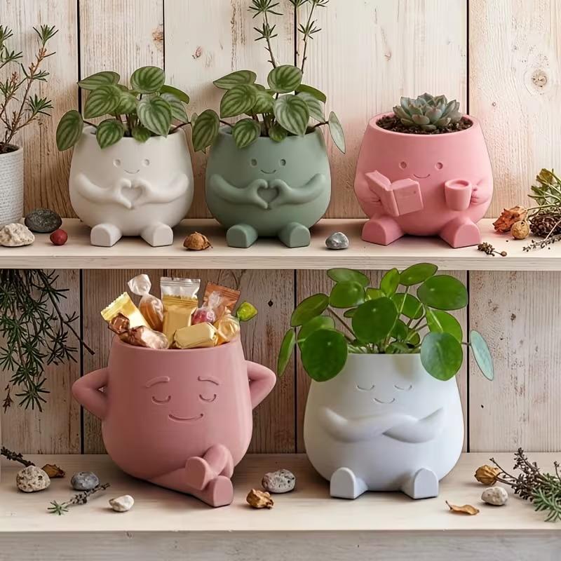 Gardening Tools Cute - Уникальная кашпо-фигурка в виде сидящего человека